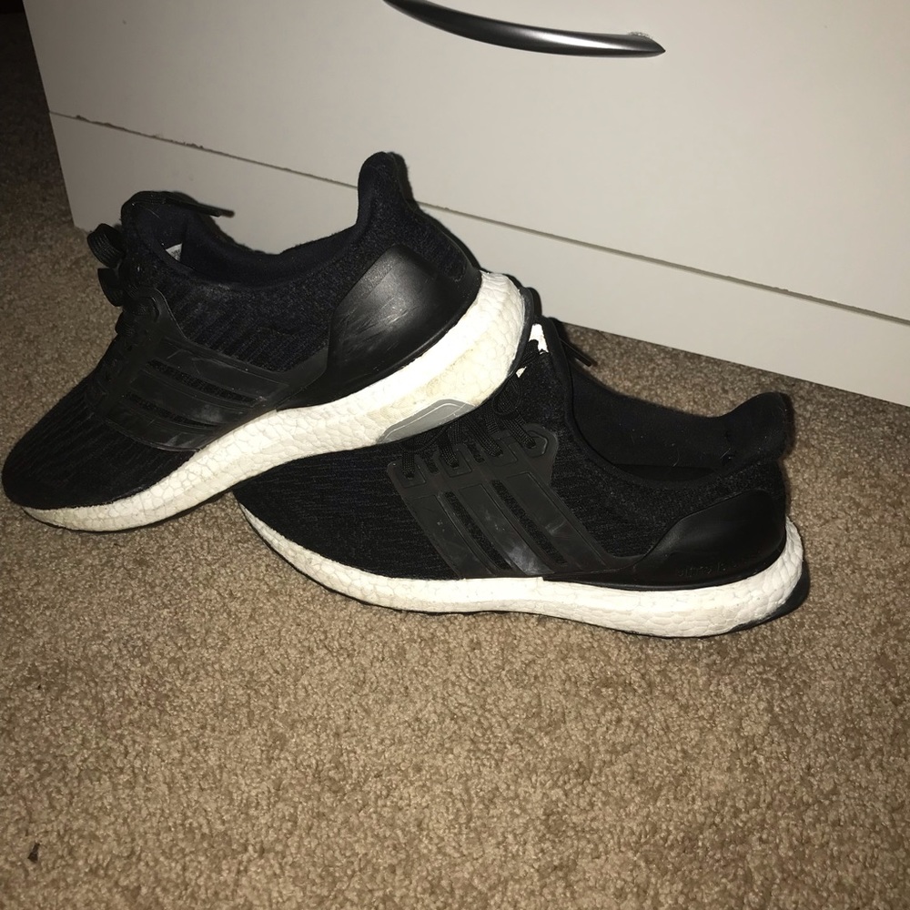 ADIDAS ULTRABOOST